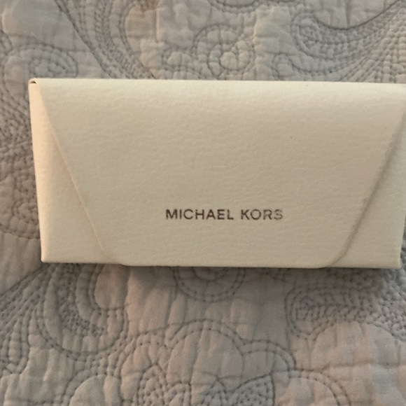 Brand new Michael Sunglasses. Never worn comes with case plus - Picture 8 of 10